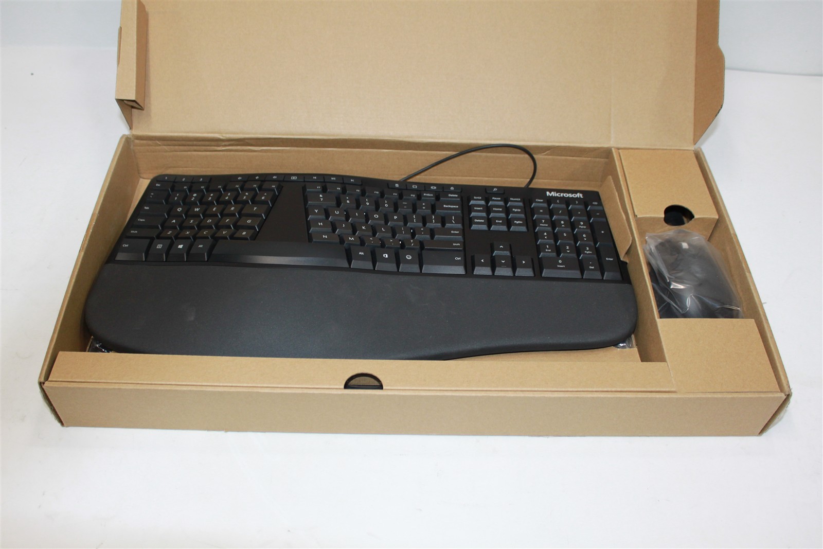 Microsoft Ergonomic Desktop Wired Keyboard and Mouse (#1878)