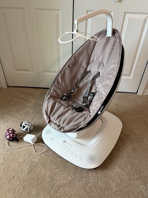 4Moms Mamaroo Smart Swing model 1046 with MotionSync
