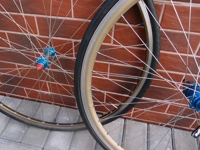 Roue avant 700 Mavic CXP 30 - Équipements vélos