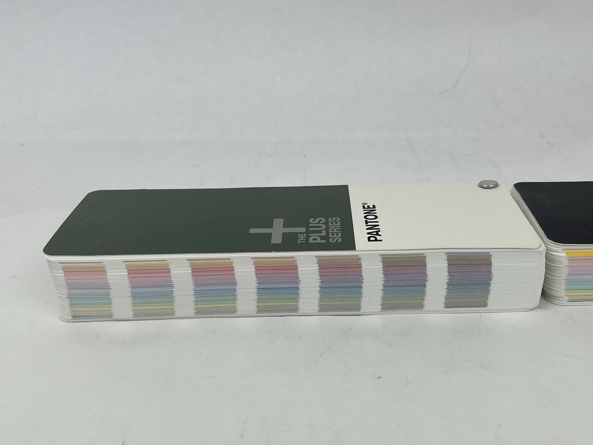 未開封PANTONE THE PLUS SERIESE FORMULAGUIDE Pantone Formula Guide Solid Uncoated Plus Series Color Guide
