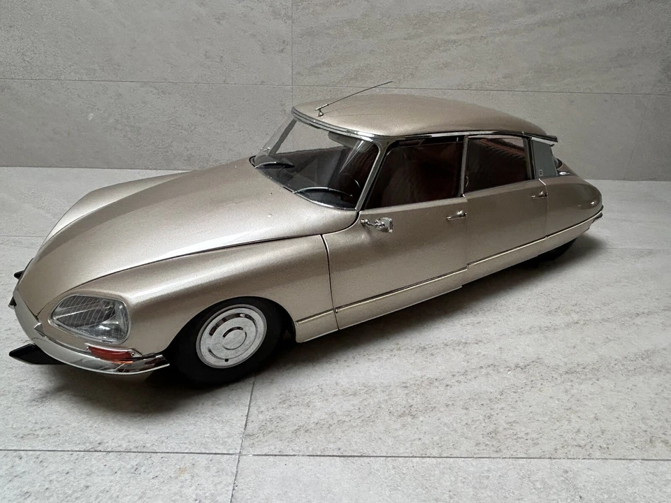 Citroen Ds 21 1/8 Altaya De Agostini  - Immagine 4 di 4