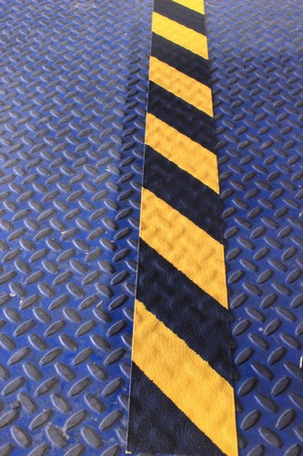 Nastro Antiscivolo Universale Nero/Giallo 18m X 25mm Nastro Adesivo Autoadesivo - Afbeelding 6 van 6