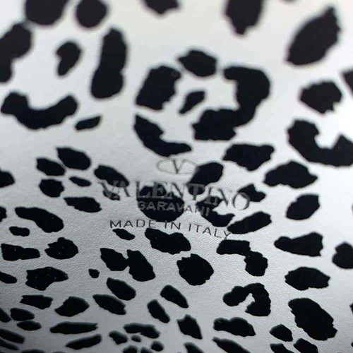 Valentino Garavani VLTN Leopard Smartphone Case Multi Pochette Leather White... - Picture 8 of 9
