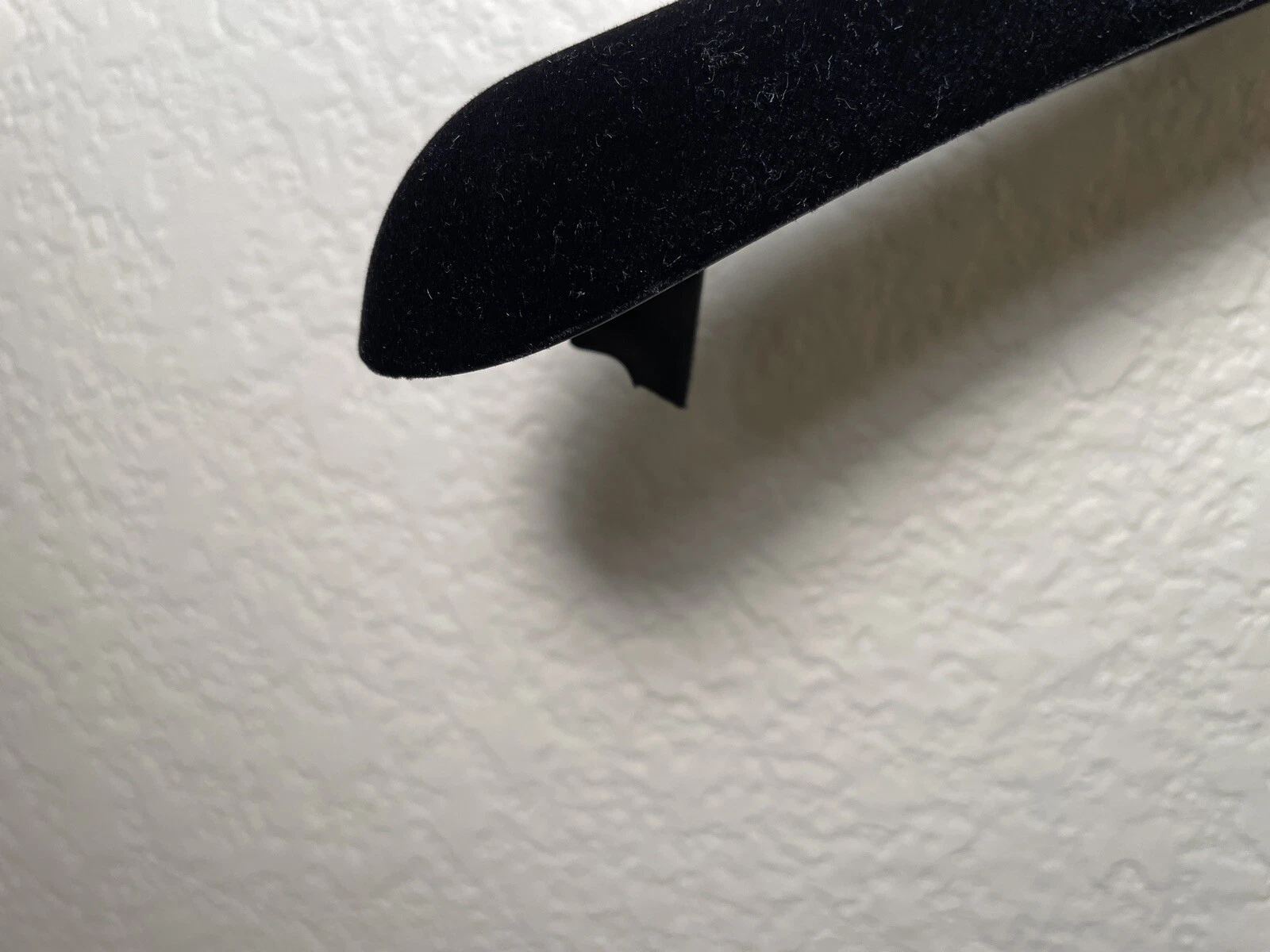 VERSACE Appendiabiti in plastica rivestiti in feltro di velluto