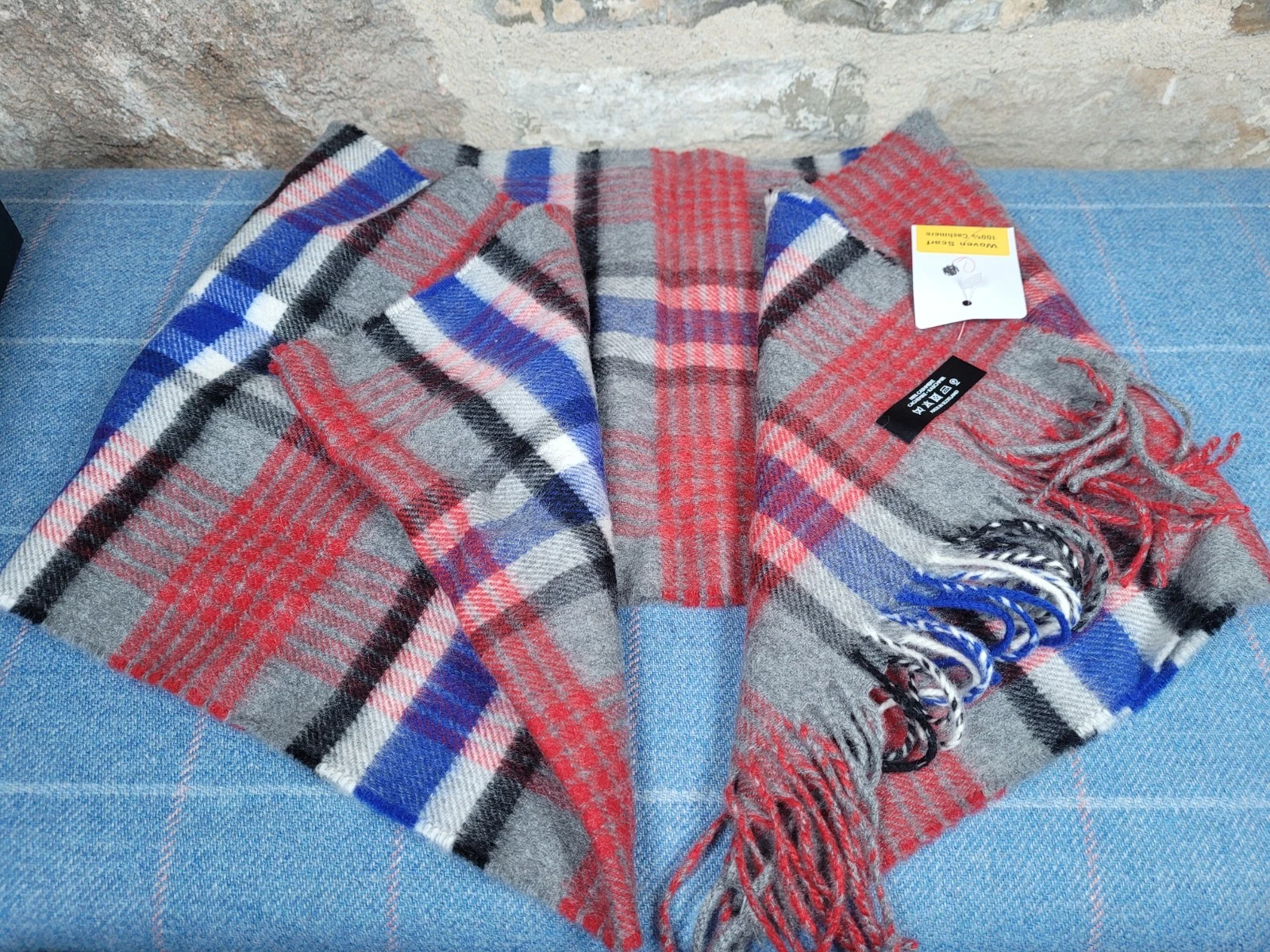 Johnstons of Elgin Blue & Red Tartan 100% Cashmere Scarf New With Box Scotland