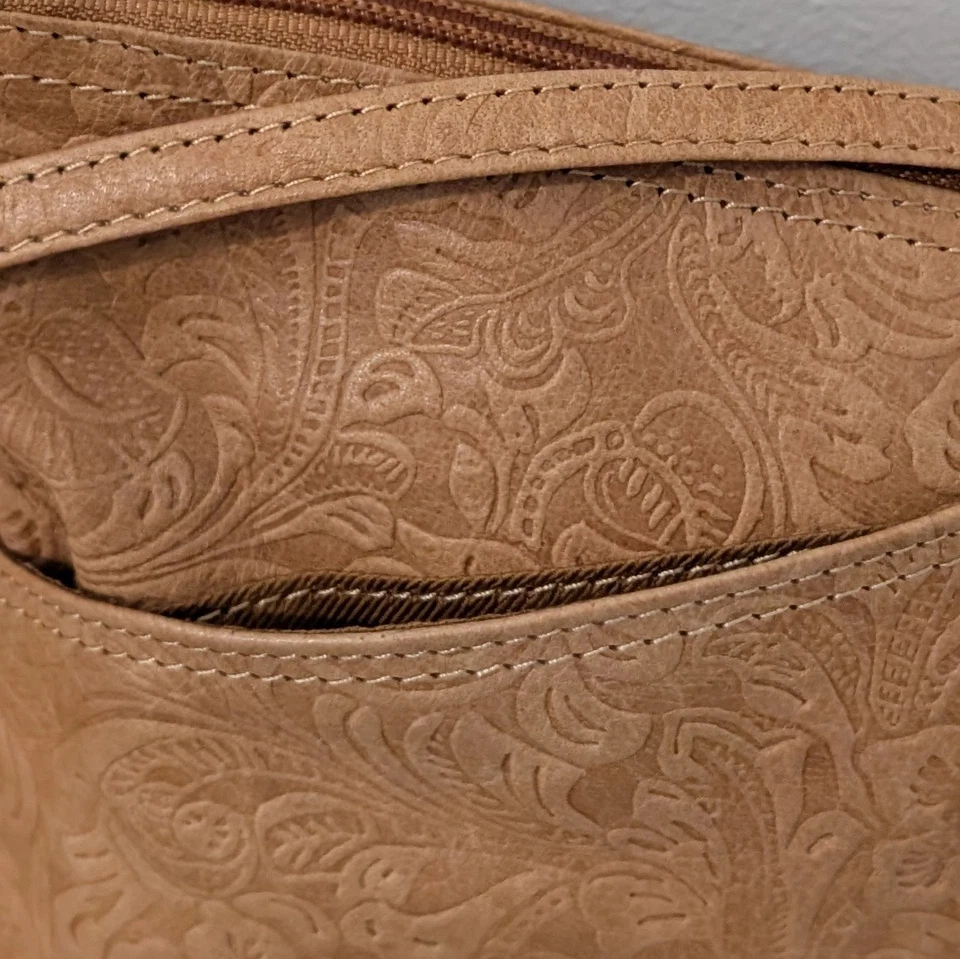 Cartera Bandolera de Cuero Bueno Tooled Cierre de Cremallera Occidental Correa Ajustable 7.5x6 India Foto 2 de 4