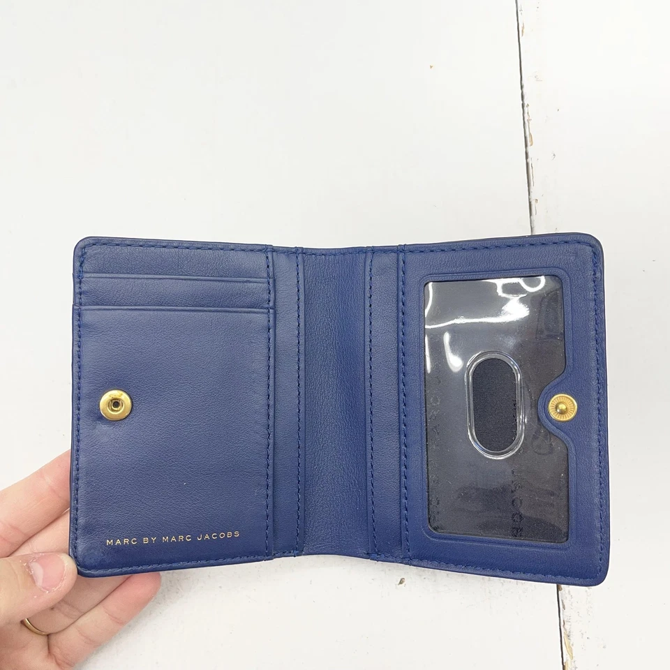 Cartera Marc by Marc Jacobs para mujer negra pétalo al metal cuero doble pliegue identificación cremallera Foto 3 de 4