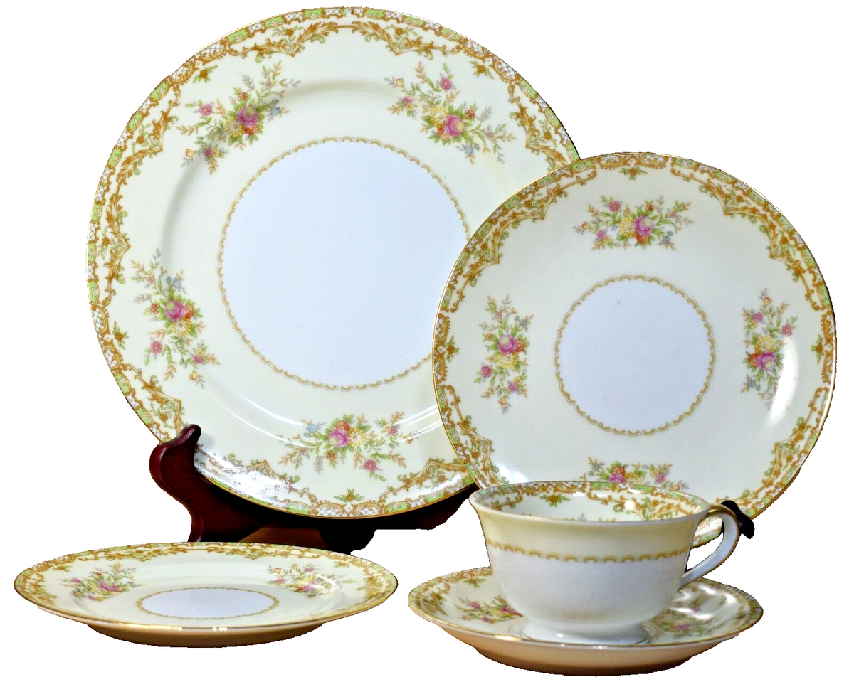 オールドノリタケ、里帰り品です。Old Noritake flower base オールドノリタケ、里帰り品です。Old Noritake flower base