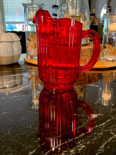 Yanco Red Plastic Serving Pitcher Three-Lipped Ribbed 60 oz - Picture 4 of 6