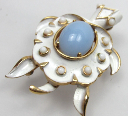 Vtg Crown Trifari Sea Turtle L'Orient Brooch Earrings White Enamel Blue Cabochon - Picture 5 of 12