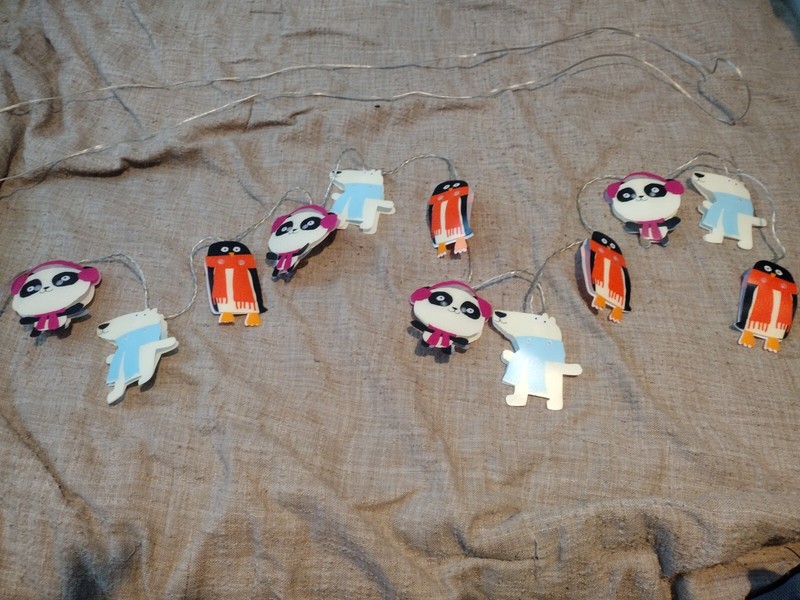 CHRISTMAS LIGHTS 12 characters super cute! good used condition!