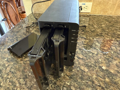 NAS Synology DS214 : Le NAS, page 2