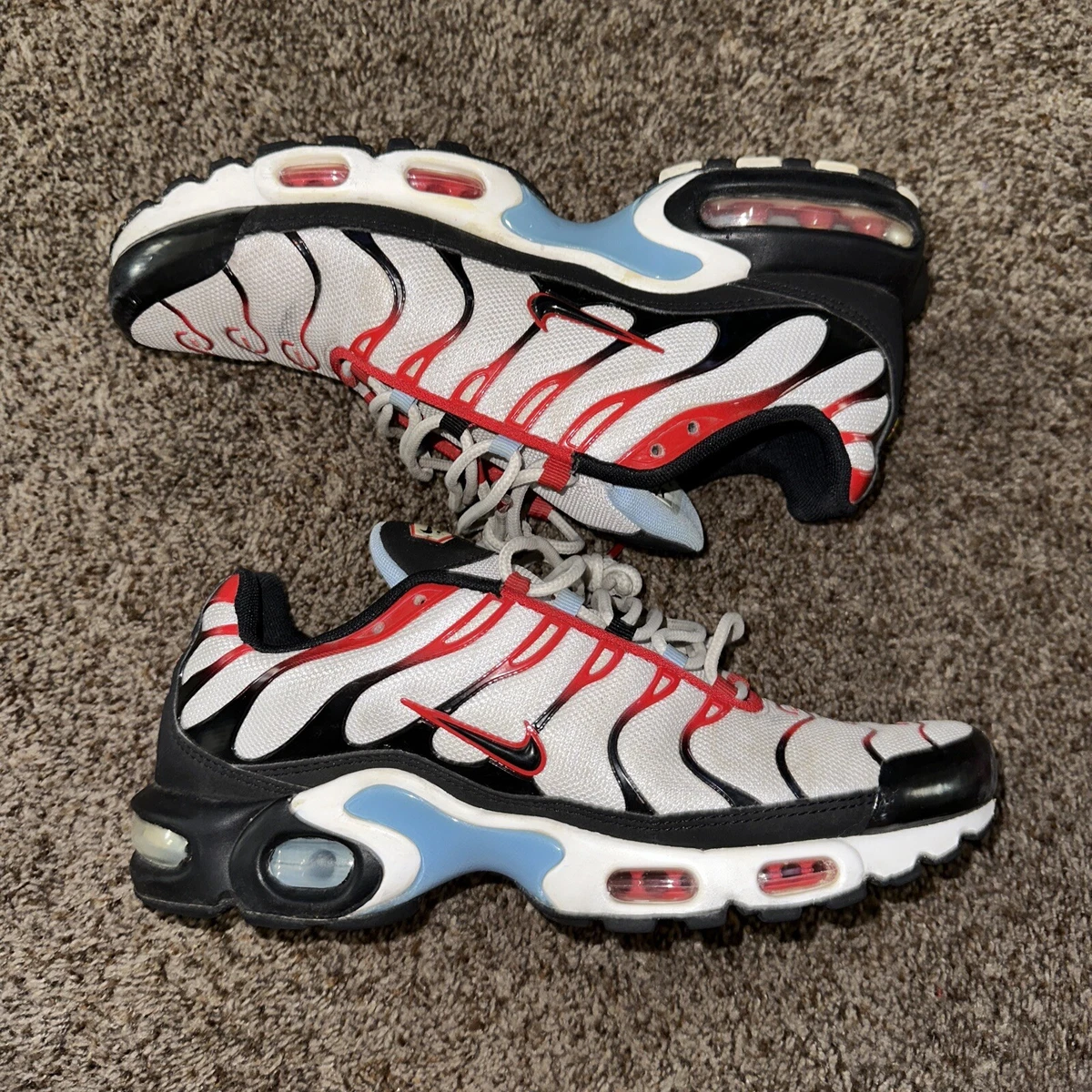 air max plus white red