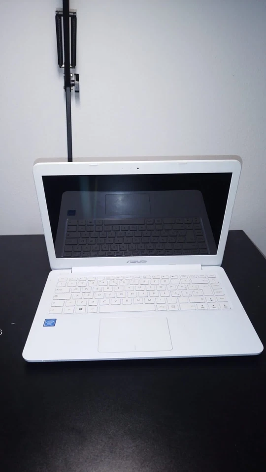 pc portatile usato ASUS F402S 2017 bianco LED 14 POLLICI - Immagine 4 di 4