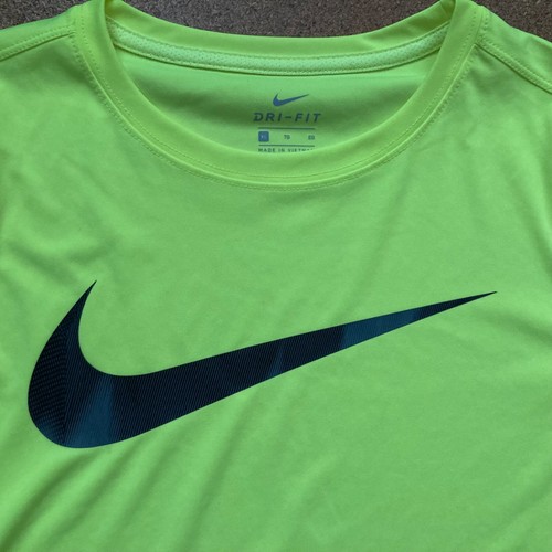 Nike Dri Fit Boys XL Swoosh Long Sleeve T-Shirt Neon Yellow Vented Sleeves - Picture 2 of 7