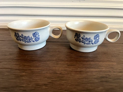 set of 2 Pfaltzgraff Yorktowne Blue Flat Cups Mugs Coffee Tea 1Y (B003)