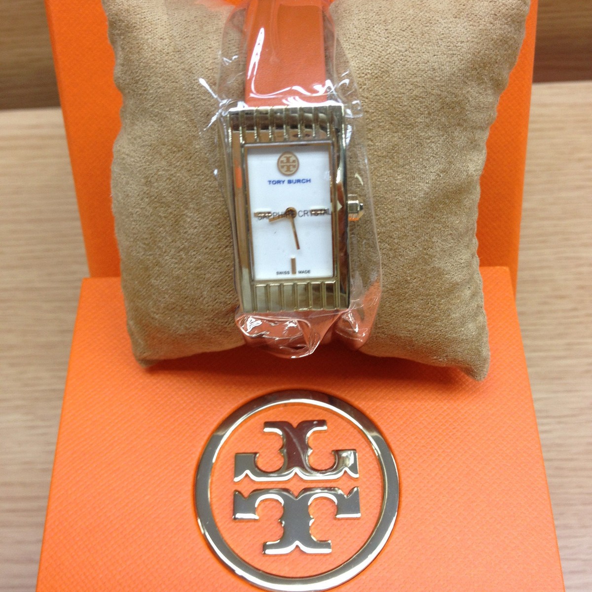 NWB Tory Burch TRB2003 buddy signature Watch gold plated  display picture 3