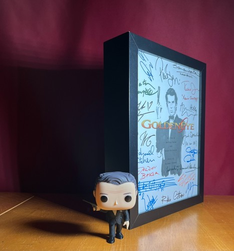 Guión GoldenEye Firmado - Reimpresiones de Autógrafos - Pierce Brosnan - James Bond 007 - Imagen 3 de 7