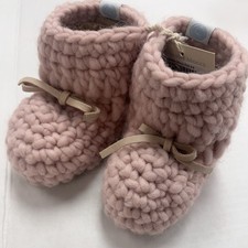 Beba Bean Pink Baby Sweater Handmade Moccasins, Size 6 to 12 Months. NWT
