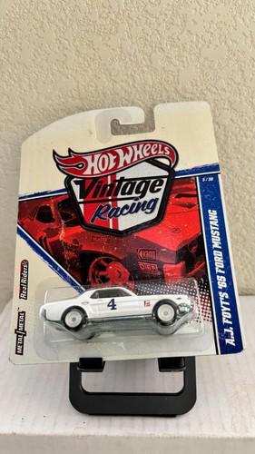 Hot Wheels Vintage Racing AJ Foyt's '65 Ford Mustang Real Riders L85