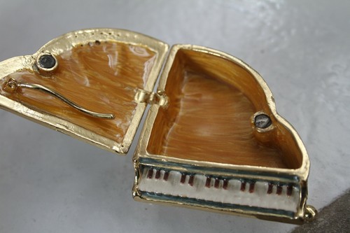 Portagioie per pianoforte DZ con cristalli Sworovski incernierati verde e oro - Foto 3 di 6