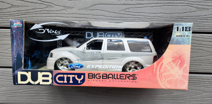 JADA BIG BALLER$ 1/18 DUB CITY WHITE FORD EXPEDITION W/ SILVER
