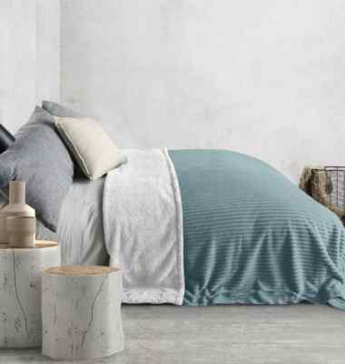 QUEEN New York Ribbed Blanket Marine Blue Seller: Samarias Manchester