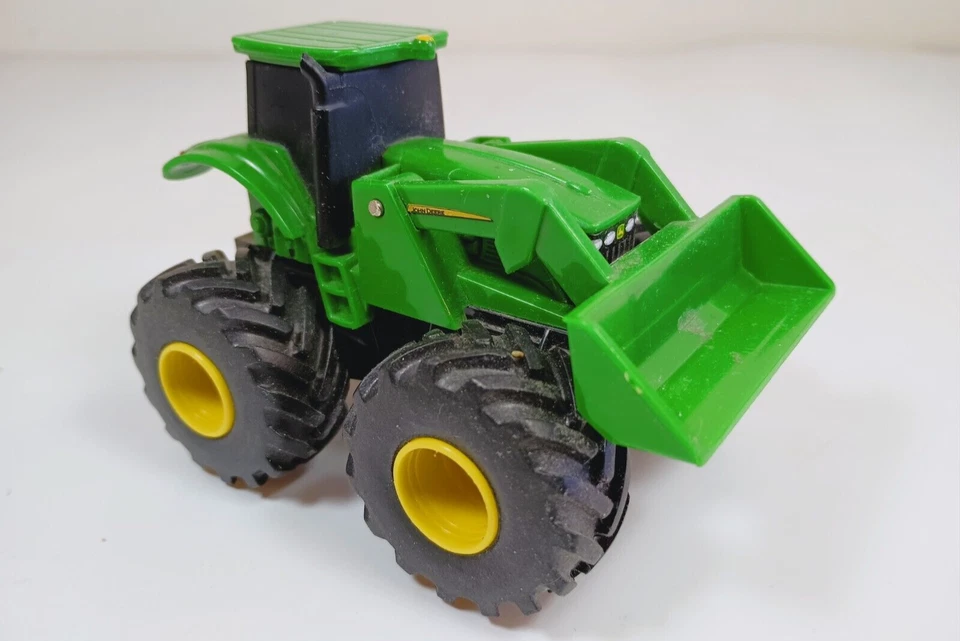Small Ertl John Deere Diecast Front End Loader Tractor. - Image 2 of 4