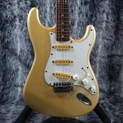 Fender Japan ST72-70 JV Serial Used 1984 Rosewood fingerboard w/Soft case