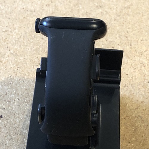 Apple Watch SE 2 (Gen 2) GPS 40mm Black Case M/L Sport Band Battery Health 100% - Picture 11 of 11