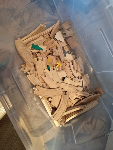 Brio/Thomas Large Set Of 45 Vehicles, Accessories And Lots Of Track - Picture 9 of 9