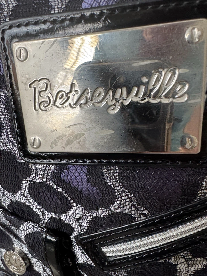 Bolso Bandolera BETSEYVILLE Estampado Animal Plateado y Azulado Púrpura Brillante Mediano Foto 3 de 4