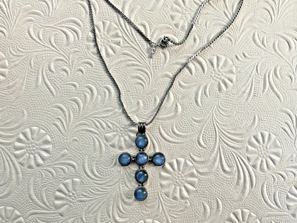 Precioso collar de plata de ley 925 con colgante de cruz de cianita azul de 30 pulgadas Foto 4 de 4