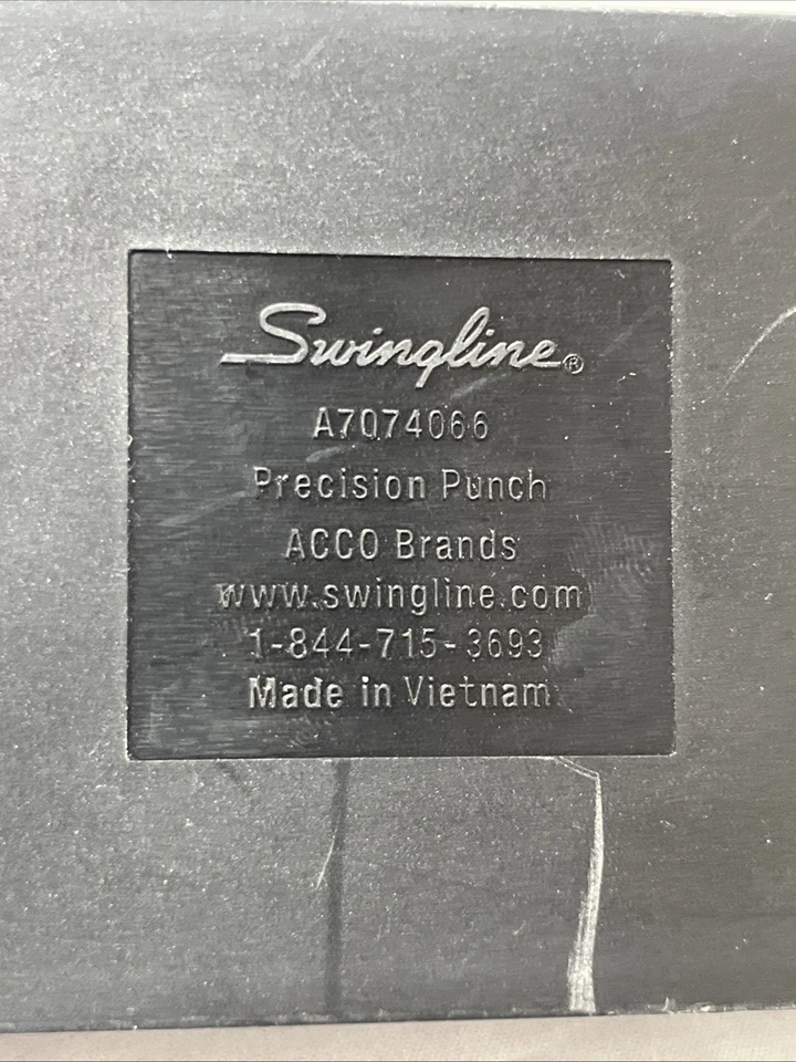 Swingline 3 孔打孔 10 张容量三孔打孔器 3 环银色 — 第 4/4 张图片