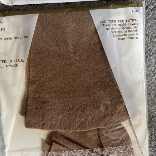 Vtg 4 Pair EXQUISITE Seamless BEIGE Nylons NOS NIP - Picture 9 of 9