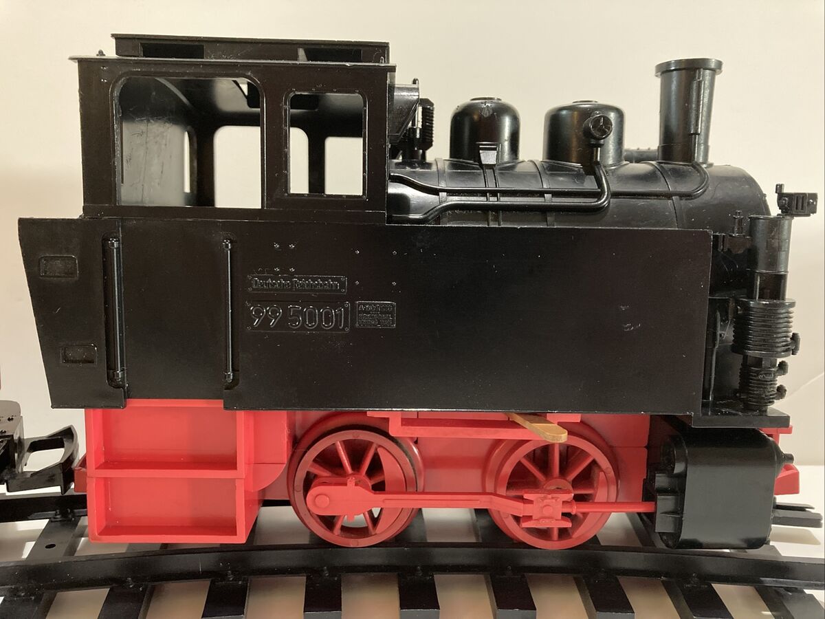 LGB 20601 G-Scale Steam Engine 99 5001 With 2 Cars & Circle LGB 20601 G-Scale Steam Engine 99 5001 With 2 Cars & Circle
