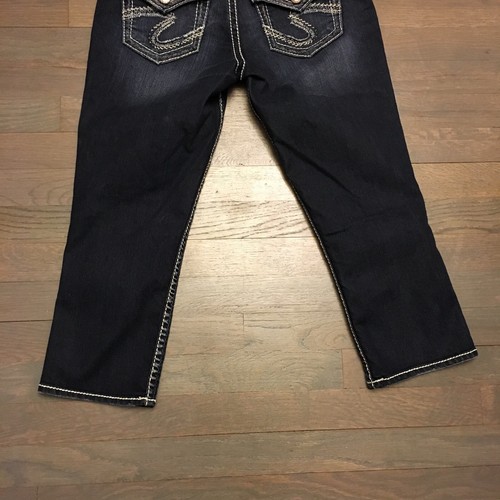 Silver Suki Denim Flap Capri Dark Wash Jeans Woman's Size 28 - Picture 9 of 10