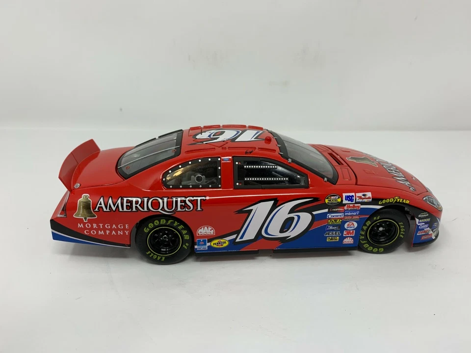 Team Caliber Preferred Nascar Greg Biffle Ameriquest Fusion 1:24 Diecast - Imagem 3 de 4