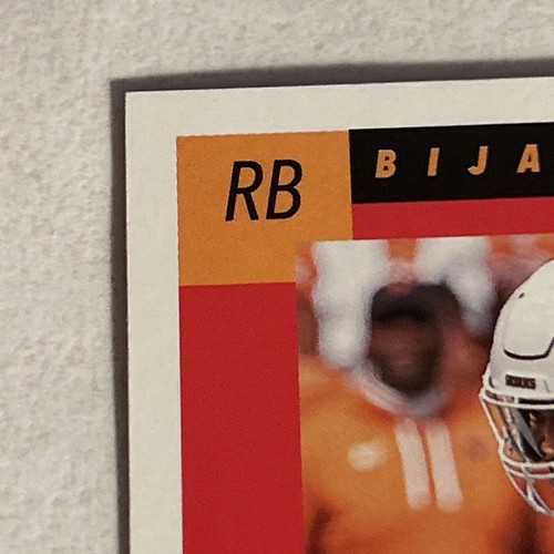 Bijan Robinson 2023 Panini Score #5 2023 Rookie Texas - Picture 2 of 6