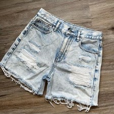 American Eagle 4.5  Mom Short 2