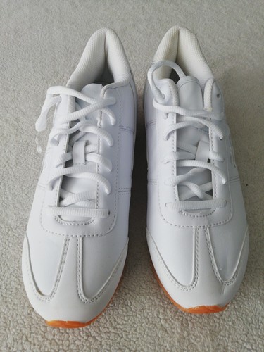 Fila Classic Size 8 White Ladies Athletic Running Shoes New - Picture 2 of 6