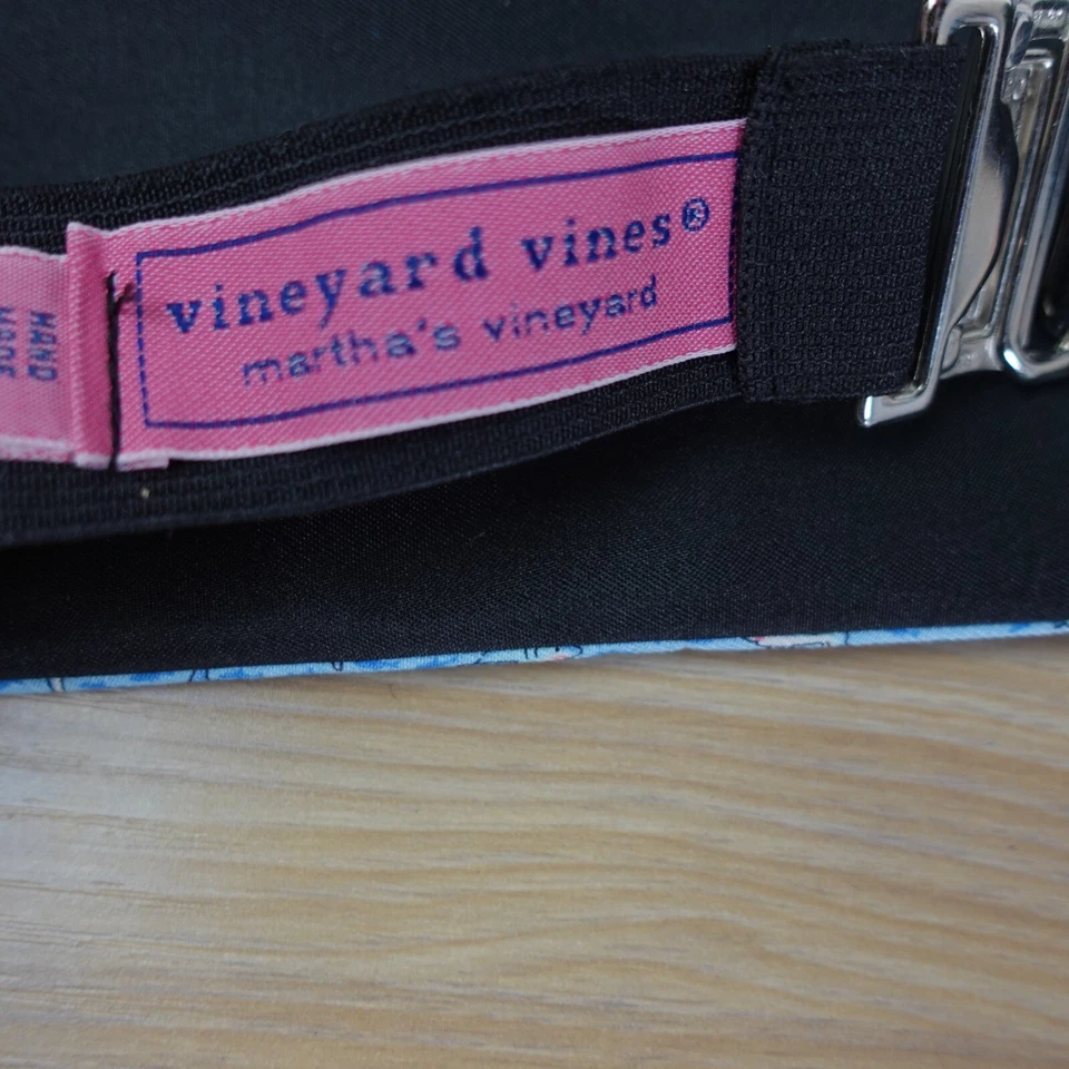 Vineyard Vines Cummerbund Para Hombres Plisado de Seda Ajustable Formal Náutico Tiburón EE. UU. Foto 2 de 4