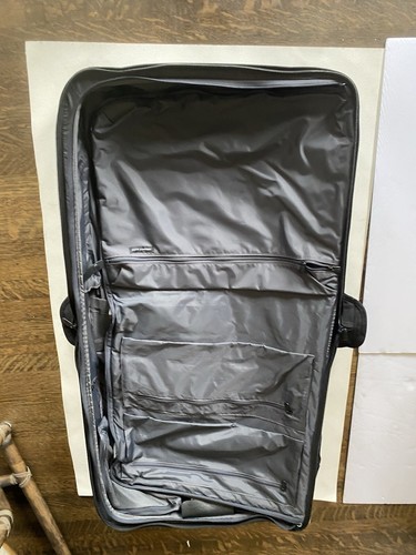 Briggs & Riley Baseline Large Deluxe Wheeled Garment Bag Style U76- 4 Clean - Picture 10 of 13