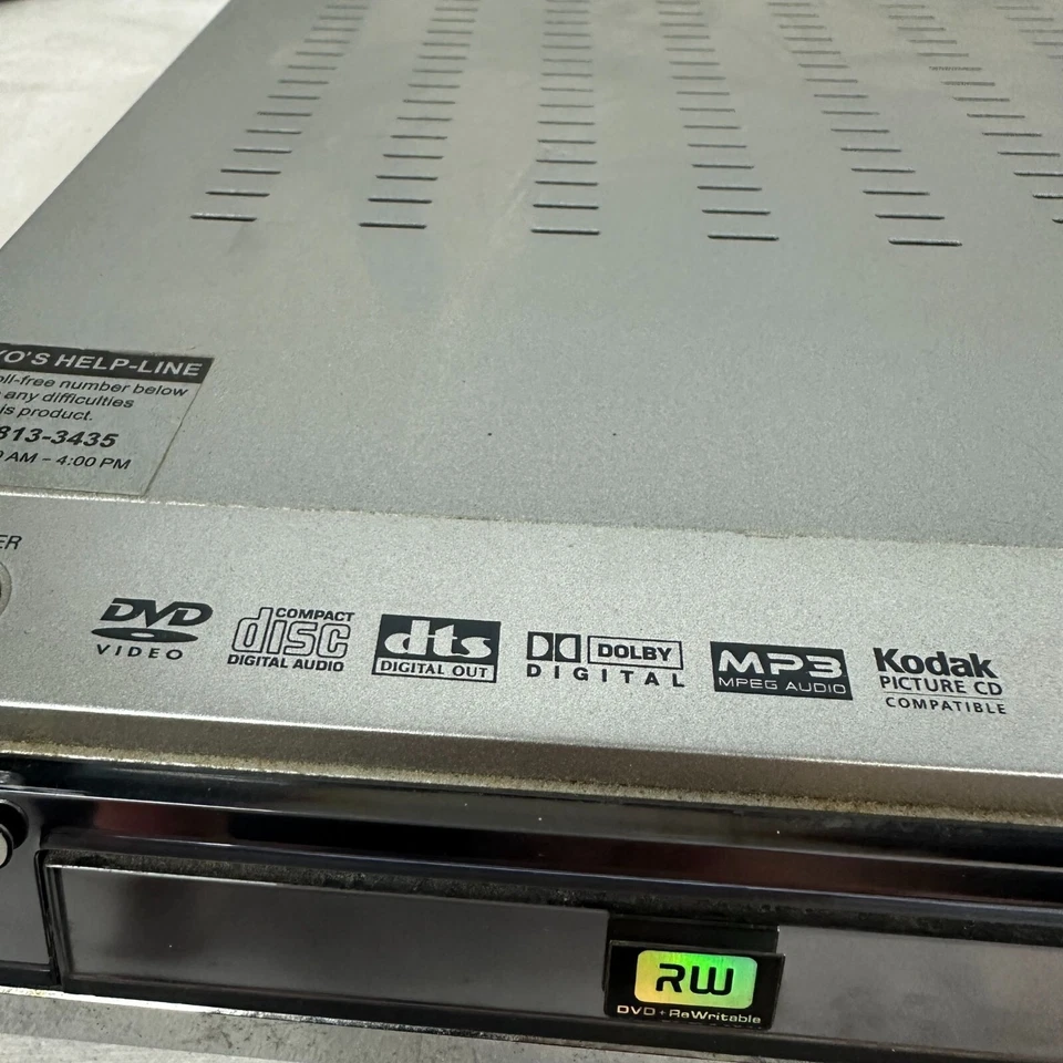 Sanyo DRW-500 DVD Recorder Dolby Digital DTS MP3 Kodak Picture CD Compatible - Image 3 of 4