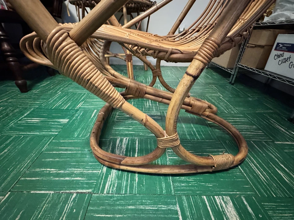 Mecedora vintage moderna de bambú estilo Franco Albini/sillón/balancín de madera curvada Foto 2 de 3