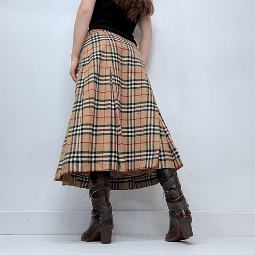 Burberry nova checked pleated skirt - Picture 3 of 8