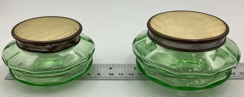 Two Art Deco Green Glass Trinket Pots With Lids. - Picture 5 of 8