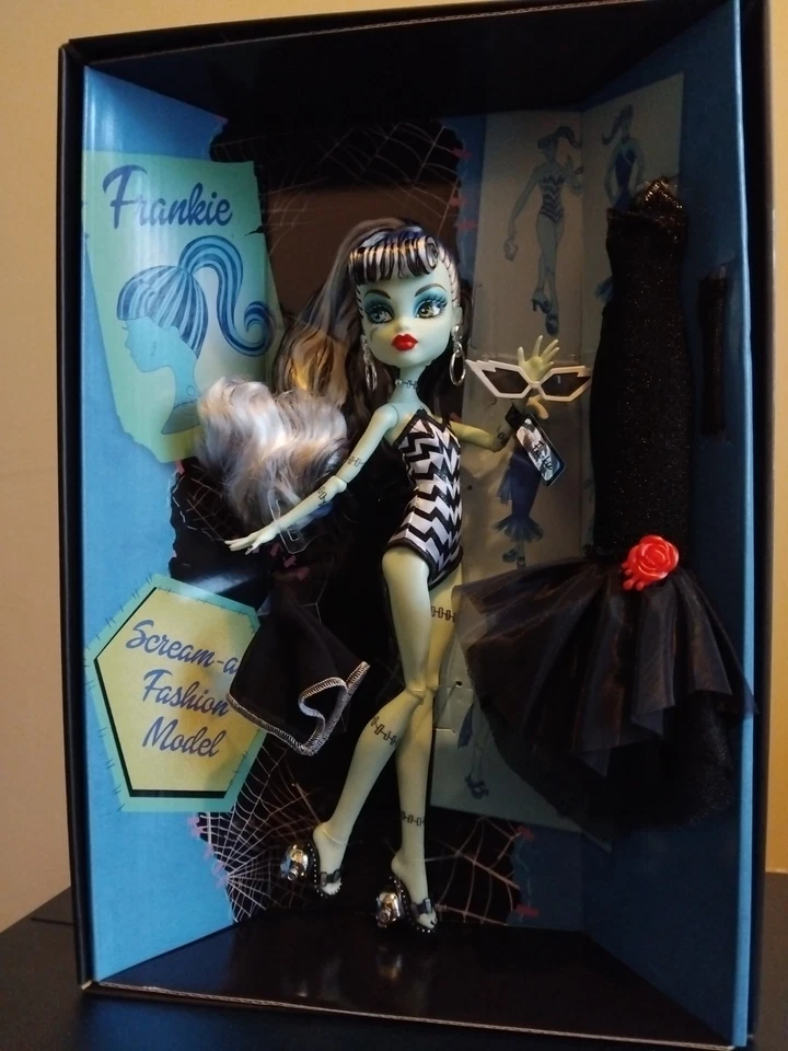 Mattel Monster High Skullector Frankie Stein x Barbie Doll - Image 4 of 4