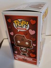 Funko Pop! Vinyl: DC Universe - Wonder Woman (Valentine Chocolate) #490 — photo 4