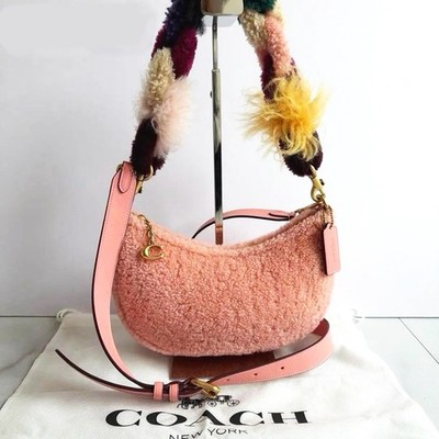美品 COACH ミラ 2way ボア ファー ショルダー バッグ ピンク COACH Mira Shearling Shoulder Bag Pink Fur 2Way Crossbody Moon